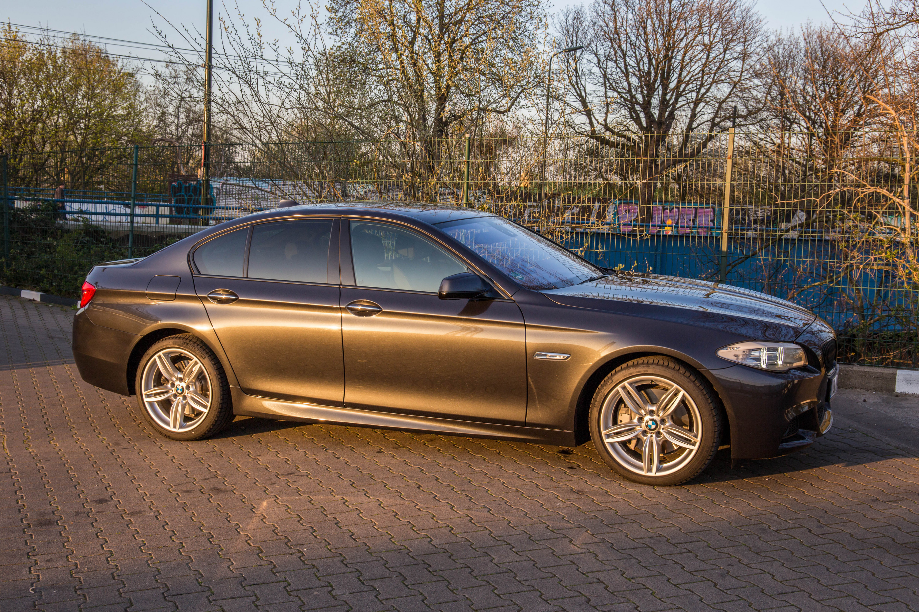 sophistograu brillanteffekt metallic - bei Dämmerung - BMW F10 F11 F07 ...
